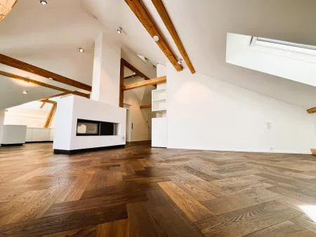 Wohnbereich mit ausreichend Platz für einen Flatscreen und einer Wohnlandschaft