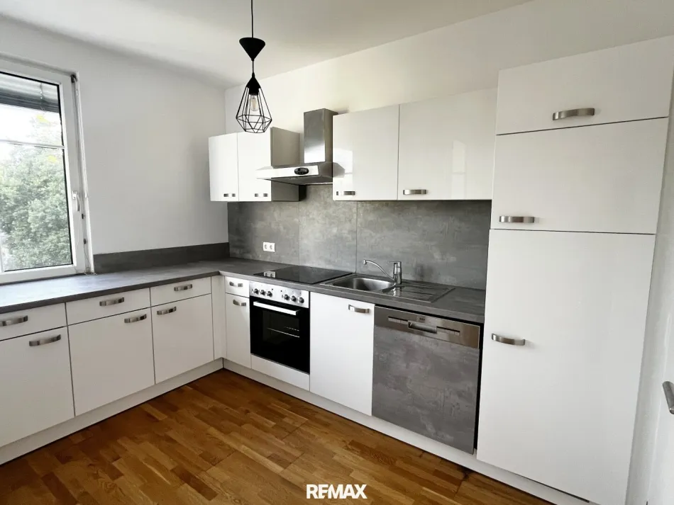 Moderne 3-Zimmer-Wohnung mit Parkplatz in Bad Schallerbach - Titelbild