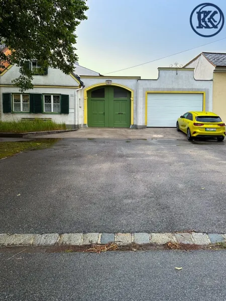 Parkplatz vor Haus