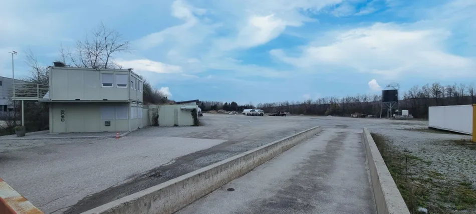 BAURECHT - Großzügiger Betriebsbaugrund 32.700 m² in 4974 Ort im Innkreis zu verpachten!! - Titelbild