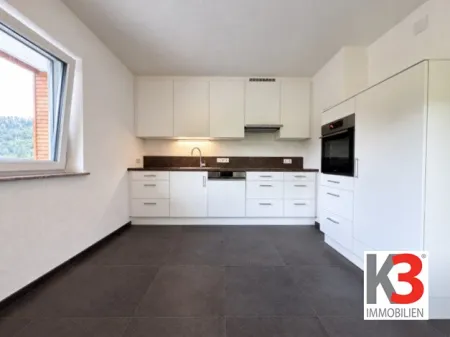 K3 - Viele Möglichkeiten! - Mehrfamilien-, 3-Parteien- oder Einfamilienhaus inklusive großzügiger Büroräumlichkeiten für Homeoffice! Sonnige Grünlage! Wandern, Biken, uvm. direkt vor der Haustüre! - Titelbild
