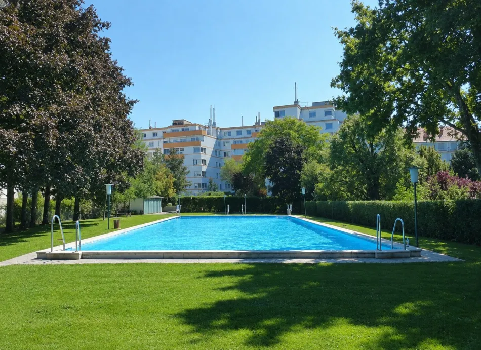 Singlewohnung (Anlage mit großem Garten mit Outdoor-Swimmingpool mit viel Flair und Fun) - Titelbild
