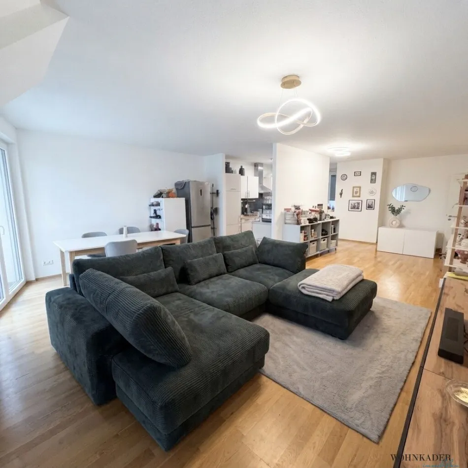 Helle 3-Zimmer-Wohnung mit Klimaanlage + Fernwärme - Bild