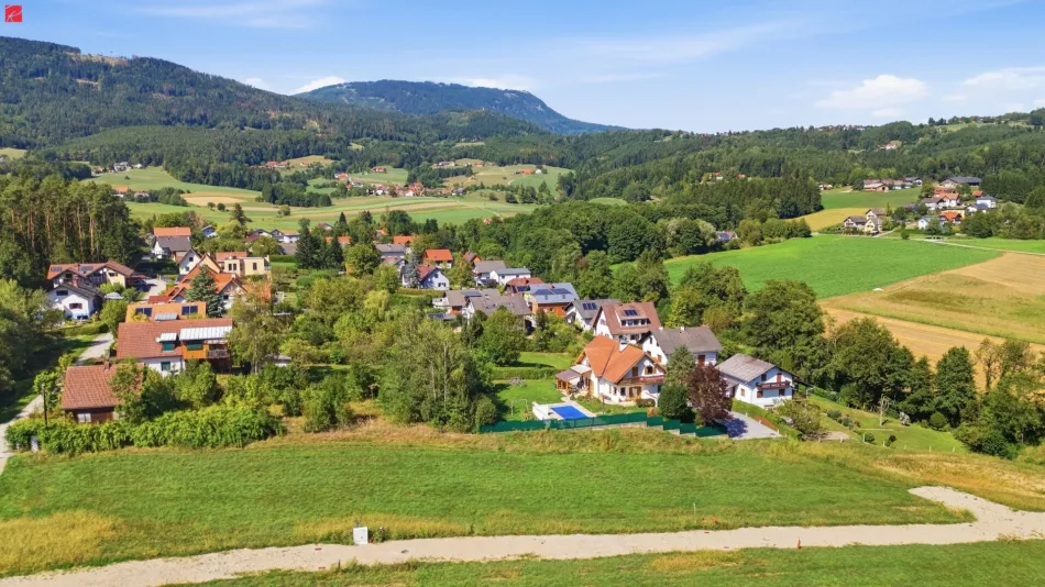 Baugrund in malerischer Landschaft - Bild