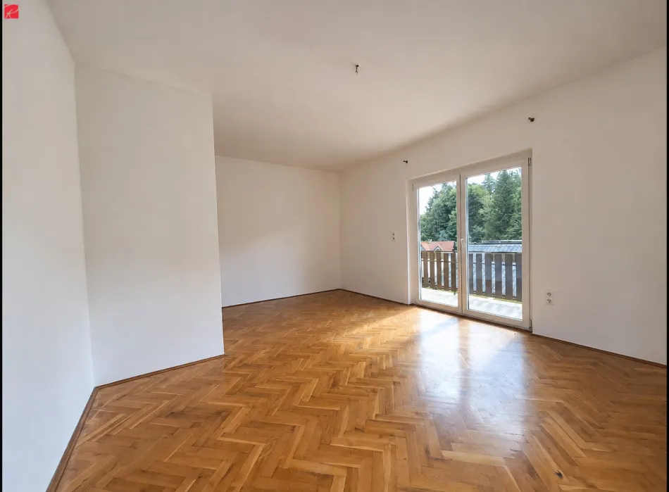 Sonnige Wohnräume, umlaufender Balkon und zwei Garagen – 10 Minuten von Weiz! - Titelbild