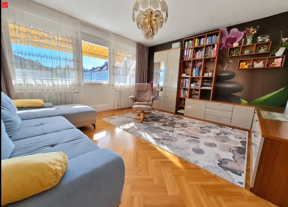 Zentral wohnen mit Balkon, Loggia & eigener Garage - Titelbild