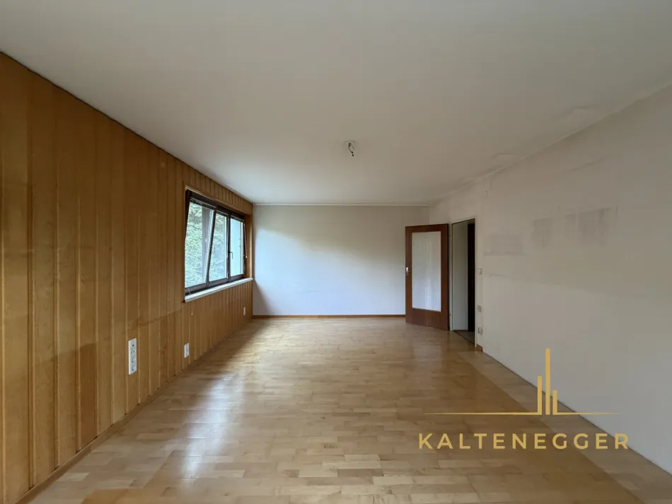 2-Zimmer-Wohnung mit Sanierungspotenzial in begehrter Lage nahe Schönbrunn - Bild
