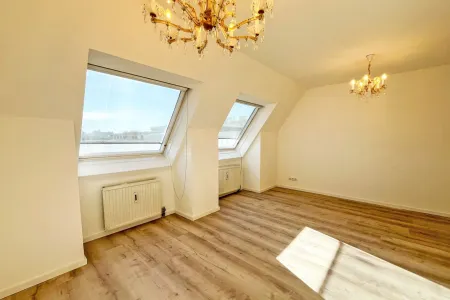 Zimmer mit Schrankraum