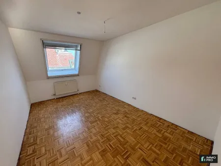 Schöne 1,5-Zimmer-Wohnung mit Dachterrasse und Loggia