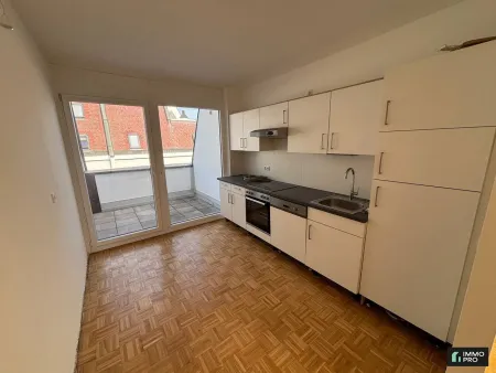 Schöne 1,5-Zimmer-Wohnung mit Dachterrasse und Loggia