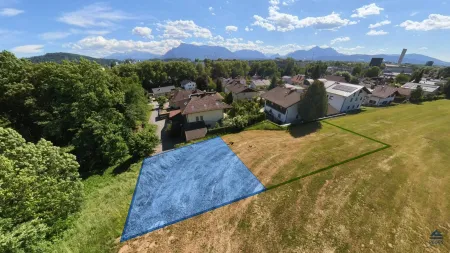 Ansicht - nach Süden; Grundstücksgrenze skizziert