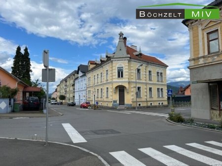 Altbau-Villa mit prunkvoller Fassade in Knittelfeld zur Sanierung mit Garten und Parkplatzmöglichkeiten