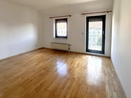 Schlafraum 5. Stock - Ausgang Terrasse