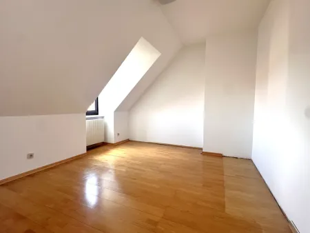 Raum 1 6. Stock