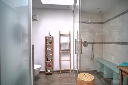 Badezimmer mit WC