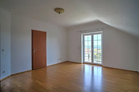 Zimmer 2 OG