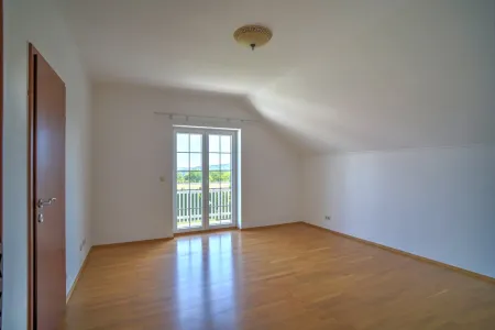 Zimmer 2 OG