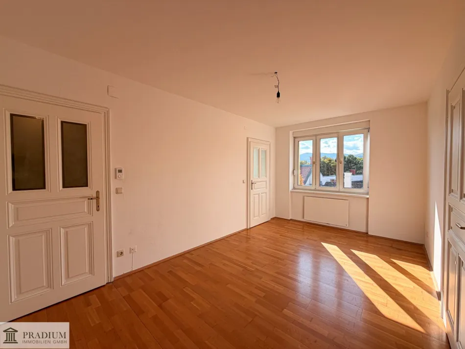 2-Zimmer-Altbauwohnung zwischen Grüner Markt und Kurpark - Titelbild