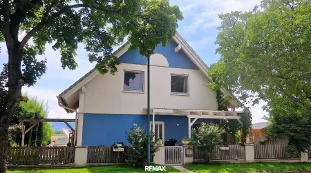 Hausfront Ansicht Bisamberg strassenseitig