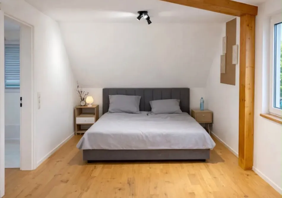 Einfamilienhaus in Graz, 220m², 5 Zimmer, Garten, Garage, 2 Stellplätze - Bild