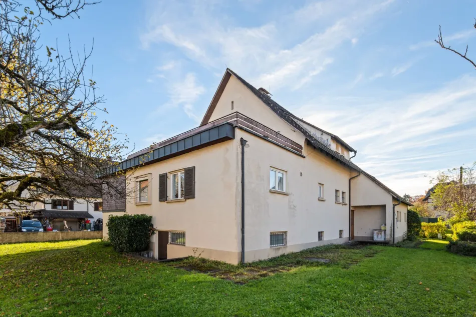 Renovierungsbedürftiges Einfamilienhaus auf großzügigem Grundstück in Lustenau - Bild
