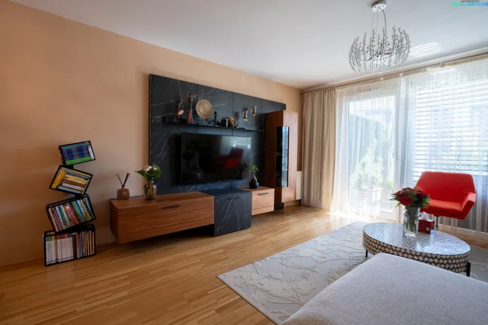 STADT. GRÜN. ZUHAUSE. | Elegante & stilvolle 3-Zimmer-Wohnung mit Balkon & Klimaanlage - Bild