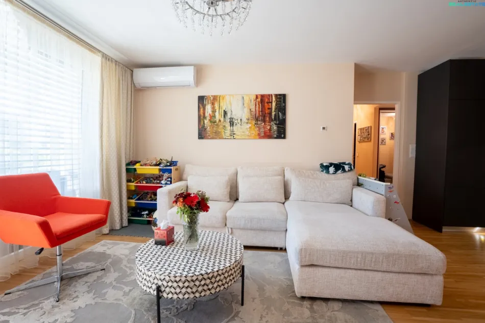 STADT. GRÜN. ZUHAUSE. | Elegante & stilvolle 3-Zimmer-Wohnung mit Balkon & Klimaanlage - Bild