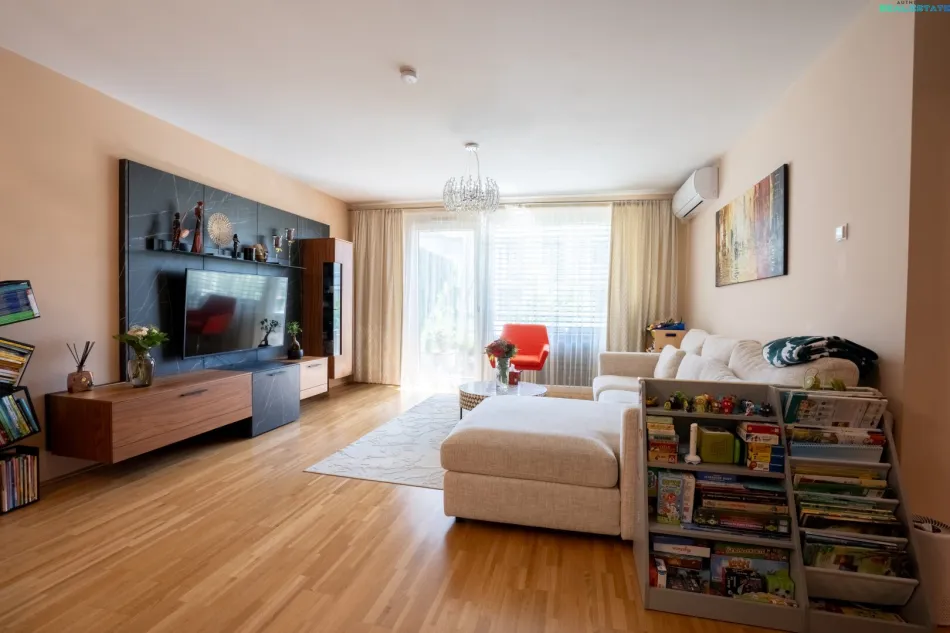 STADT. GRÜN. ZUHAUSE. | Elegante & stilvolle 3-Zimmer-Wohnung mit Balkon & Klimaanlage - Titelbild