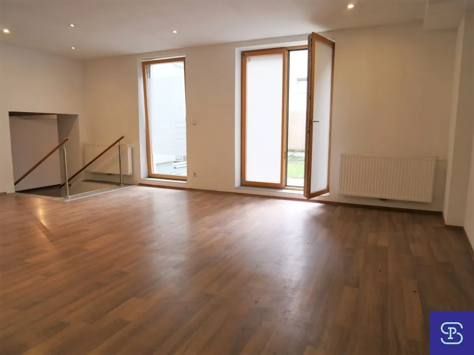 Moderne 110m² Büro-, Praxis- oder Therapiefläche mit Einbauküche und Terrasse – 1140 Wien - Titelbild