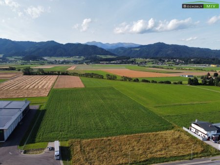 BAURECHT: Gewerbegrundstück mit knapp 32.000 m² in optimaler Verkehrslage +++ Spielberg +++