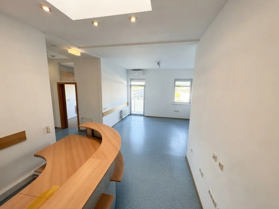 mögliche Einrichtung - Büro Empfang