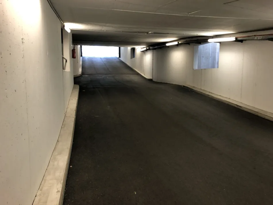 Tiefgaragenplatz Hall Schumacherweg / Straubstraße - Bild