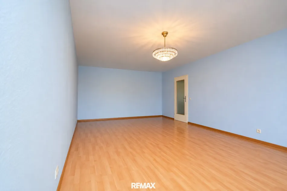 Wohnzimmer (virtuell eingerichtet)
