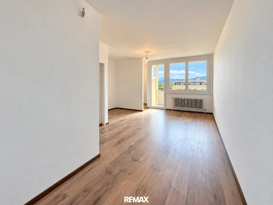**** Teilsanierte 35,7-m² ruhige Stadtwohnung im 5.OG mit Loggia, Parkplatz und Keller – ideal für Singles, Graz-Pendler und Anleger **** - Titelbild