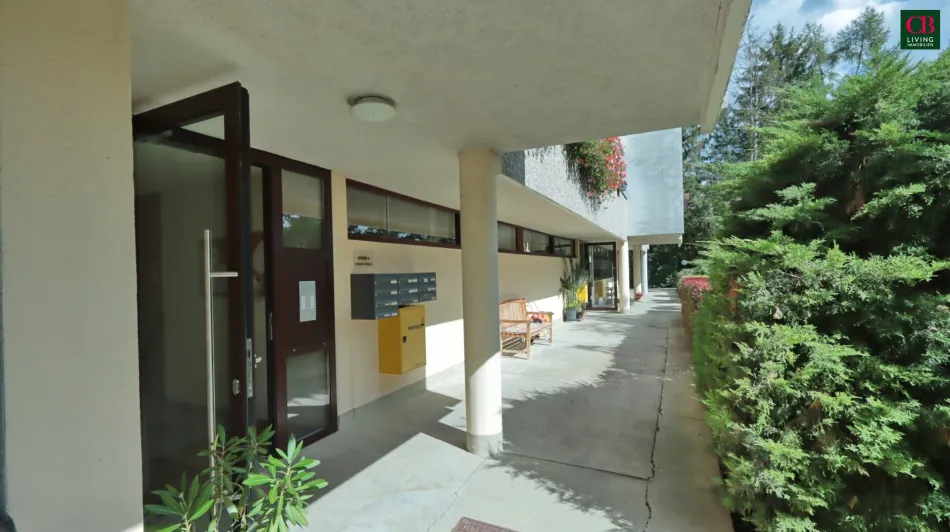 Sonnige 3- Zimmerwohnung mit Loggia - Titelbild