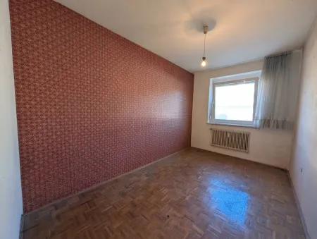 Zimmer 1: ca. 10,4 m²