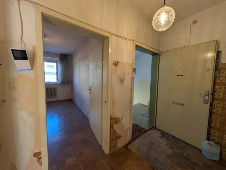 Eingangsbereich mit Zugang Zimmer 1