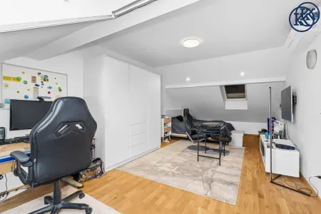 Schlafzimmer / DG