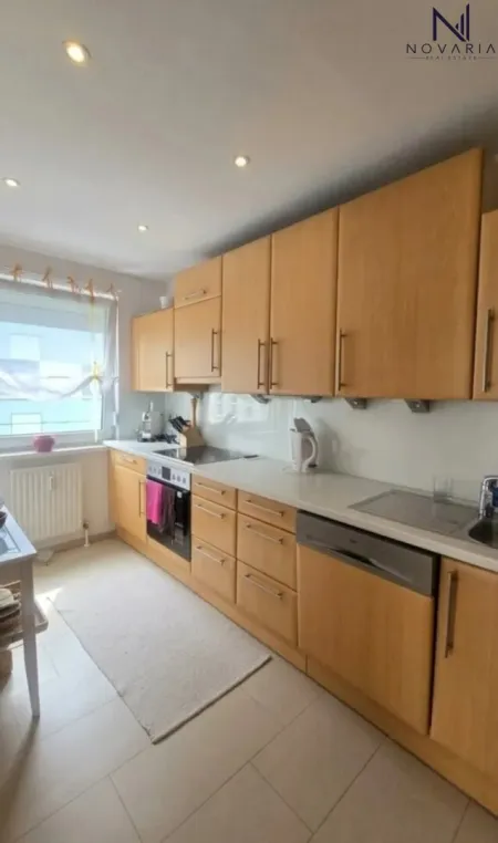 Einziehen & Wohlfühlen! Helle 3 Zimmer Wohnung mit ca. 70m2 Wohnfläche inkl. Garagenplatz, Einbauküche & Aufzug in 1220 Wien (Barrierefrei) - Bild