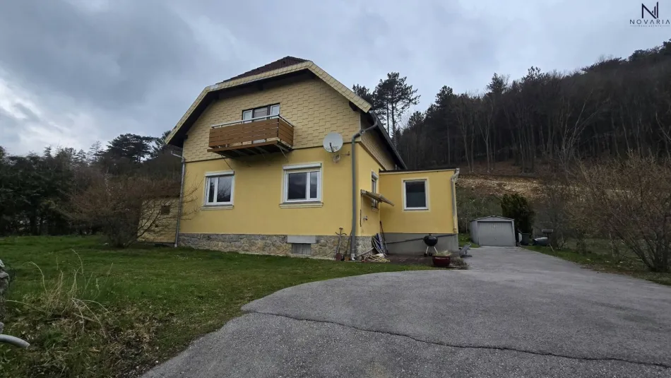 Charmantes Einfamilienhaus in Thenneberg mit Garten, Balkon und viel Potenzial! - Bild