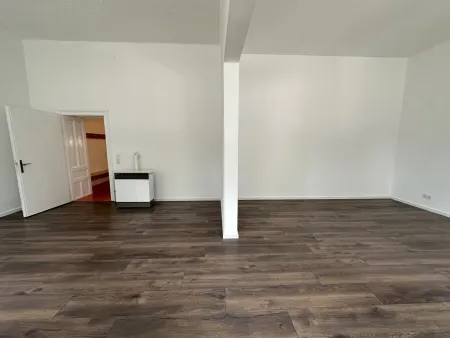 Sanierte Büro- Praxisfläche/Atelier Nähe U4!