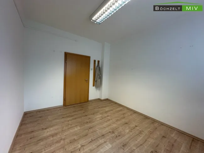 ca. 12,95 m² Büro im Obergeschoss ++ KNITTELFELD, Kompetenzzentrum ++ - Bild