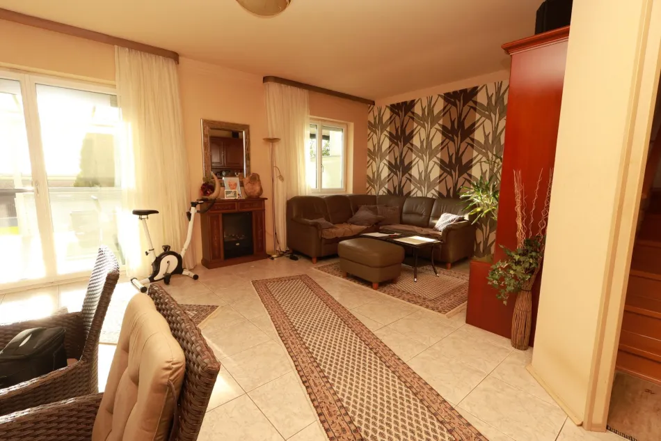 Einfamilienhaus in SONNIGER Lage! - Bild