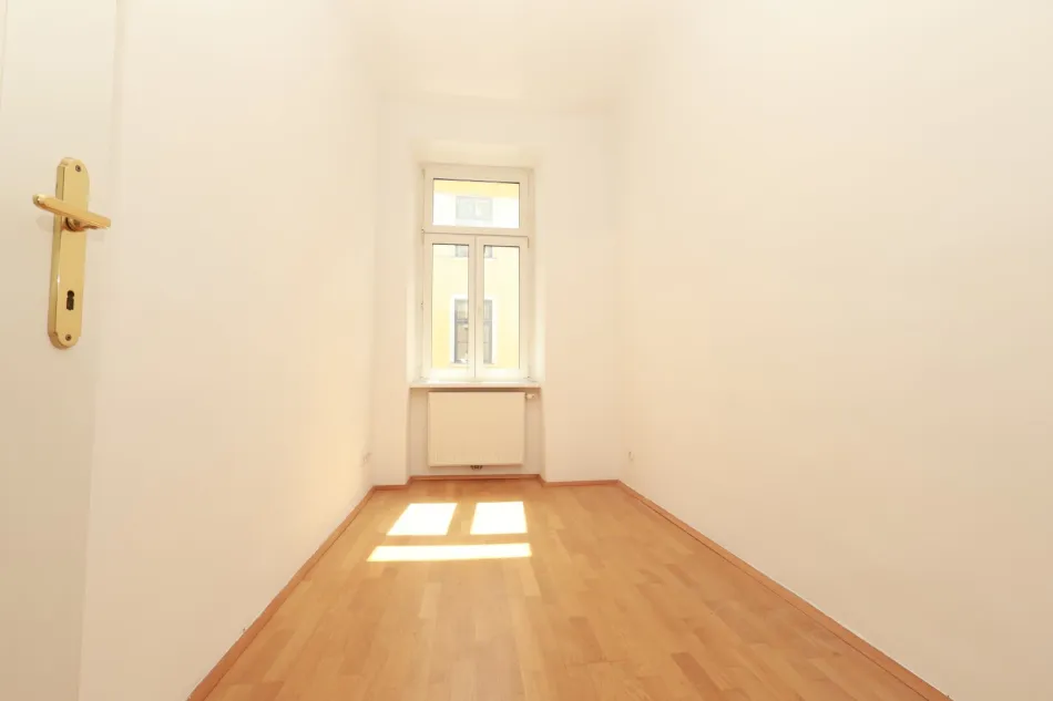 SONNIGER ALTBAU! - Bild