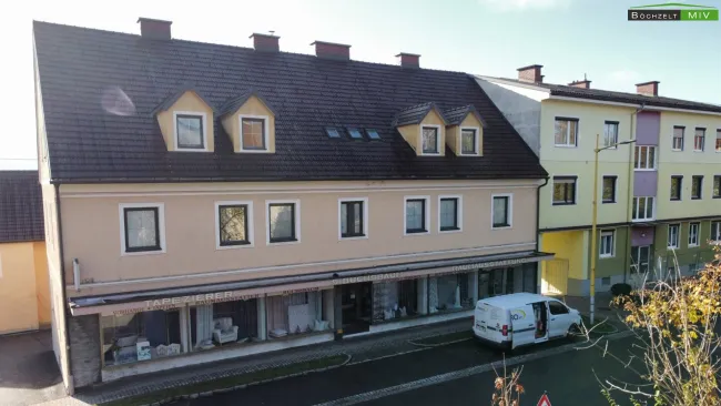 Wohn- und Geschäftshaus mit Garagen und Nebengebäude mit über 1.000 m² Nutzfläche - Titelbild