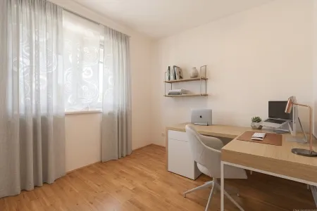 Zimmer 1 - Variante II als Büro (KI möbliert)