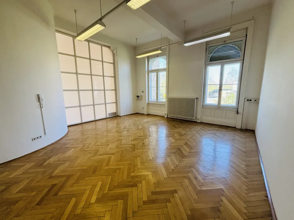 Einzigartige Gewerbefläche mit 71 m² Saal im Herzen von Bad Radkersburg – 145,23 m² für Büro, Praxis, Yoga, Tanz & kreative Konzepte - Bild