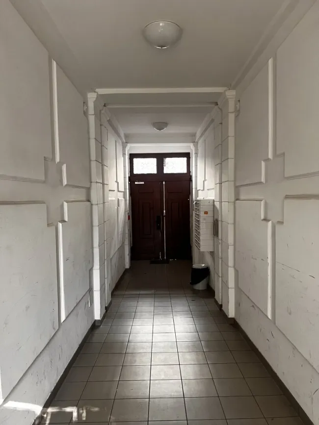 3 Zimmer. Altbau- Mietwohnung 55 m2 direkt neben Park und U-Bahn - Titelbild