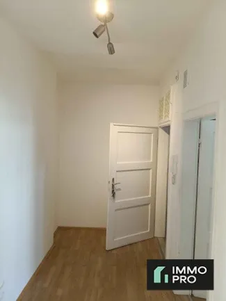 Charmante 2,5 Zimmer Altbauwohnung in Toplage - Bild