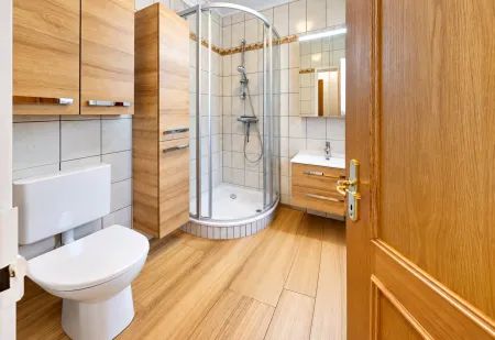 Badezimmer EG – rechte Haushälfte